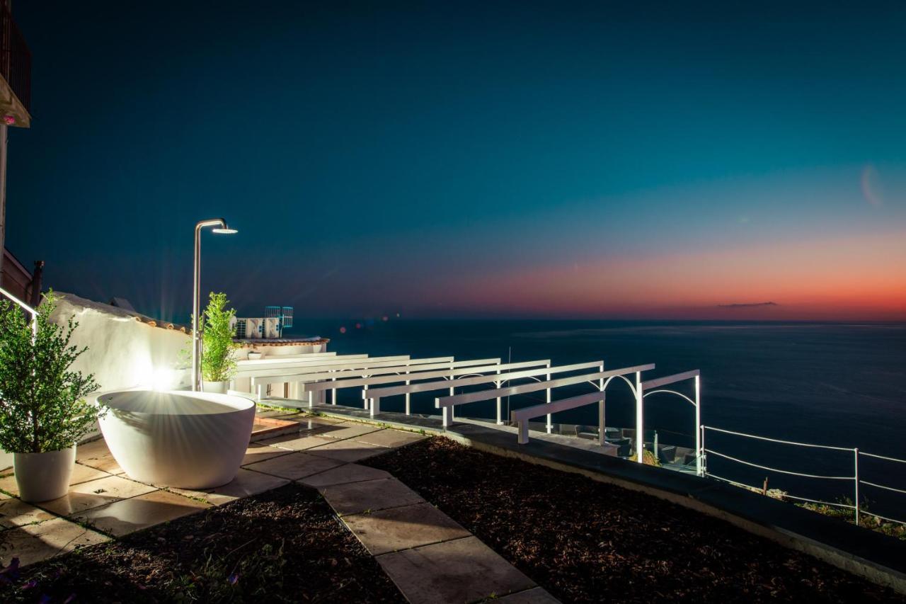 Villa La Tagliata Spectacular Jacuzzi Tub Amazing View And Private Parking Garage โปซิตาโน ภายนอก รูปภาพ